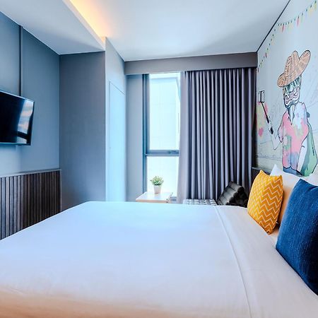 Lyf Sukhumvit 8 Bangkok Hotell Exteriör bild