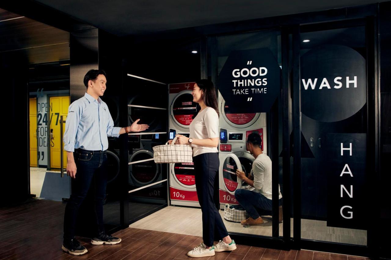 Lyf Sukhumvit 8 Bangkok Hotell Exteriör bild