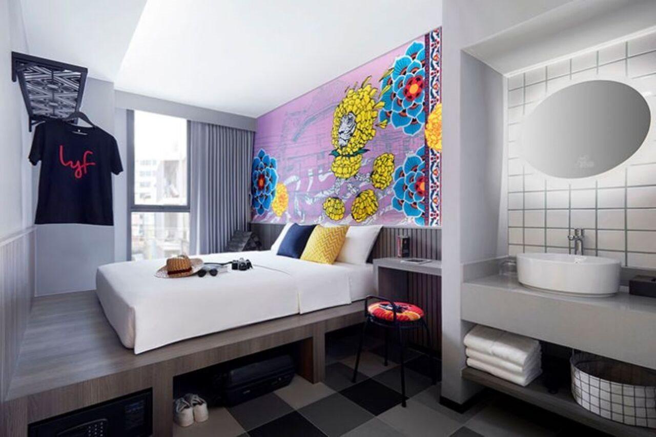 Lyf Sukhumvit 8 Bangkok Hotell Exteriör bild