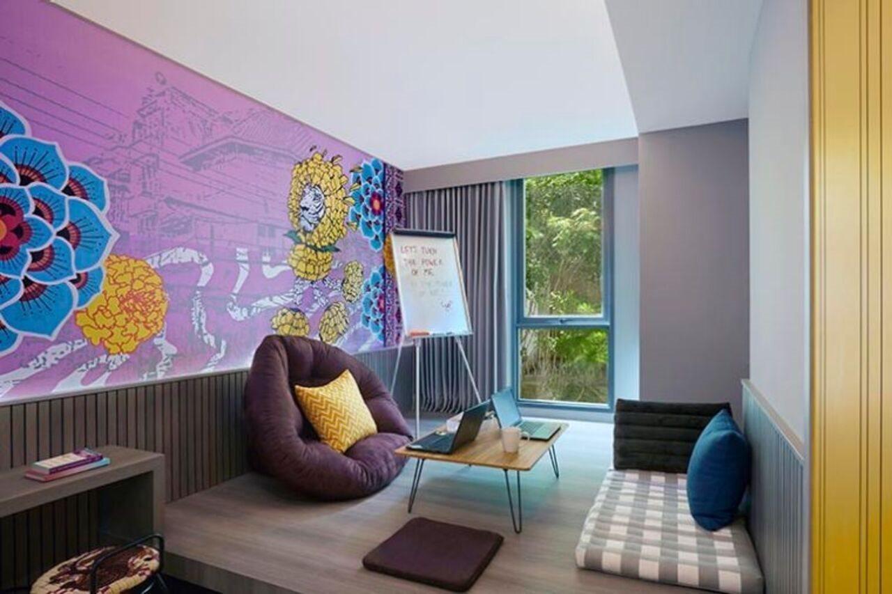 Lyf Sukhumvit 8 Bangkok Hotell Exteriör bild