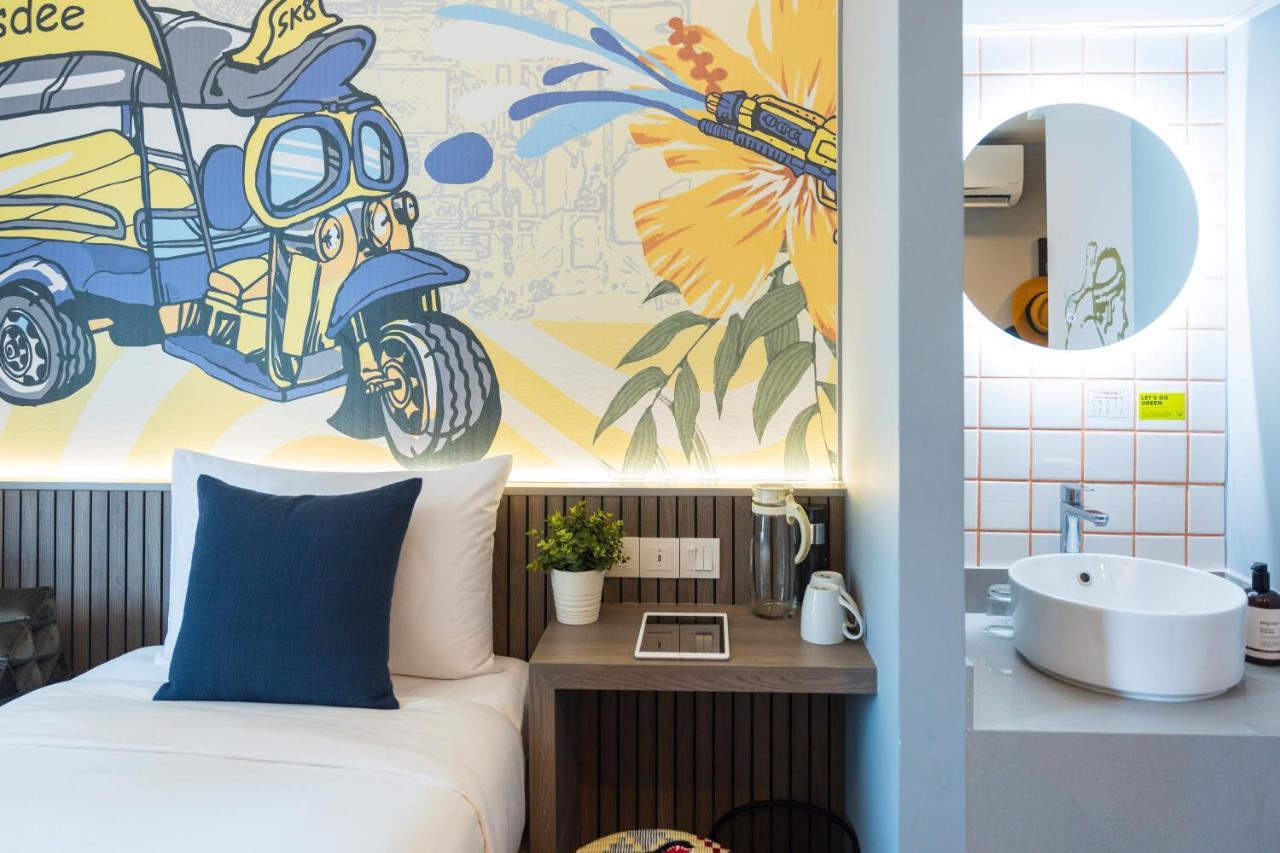 Lyf Sukhumvit 8 Bangkok Hotell Exteriör bild