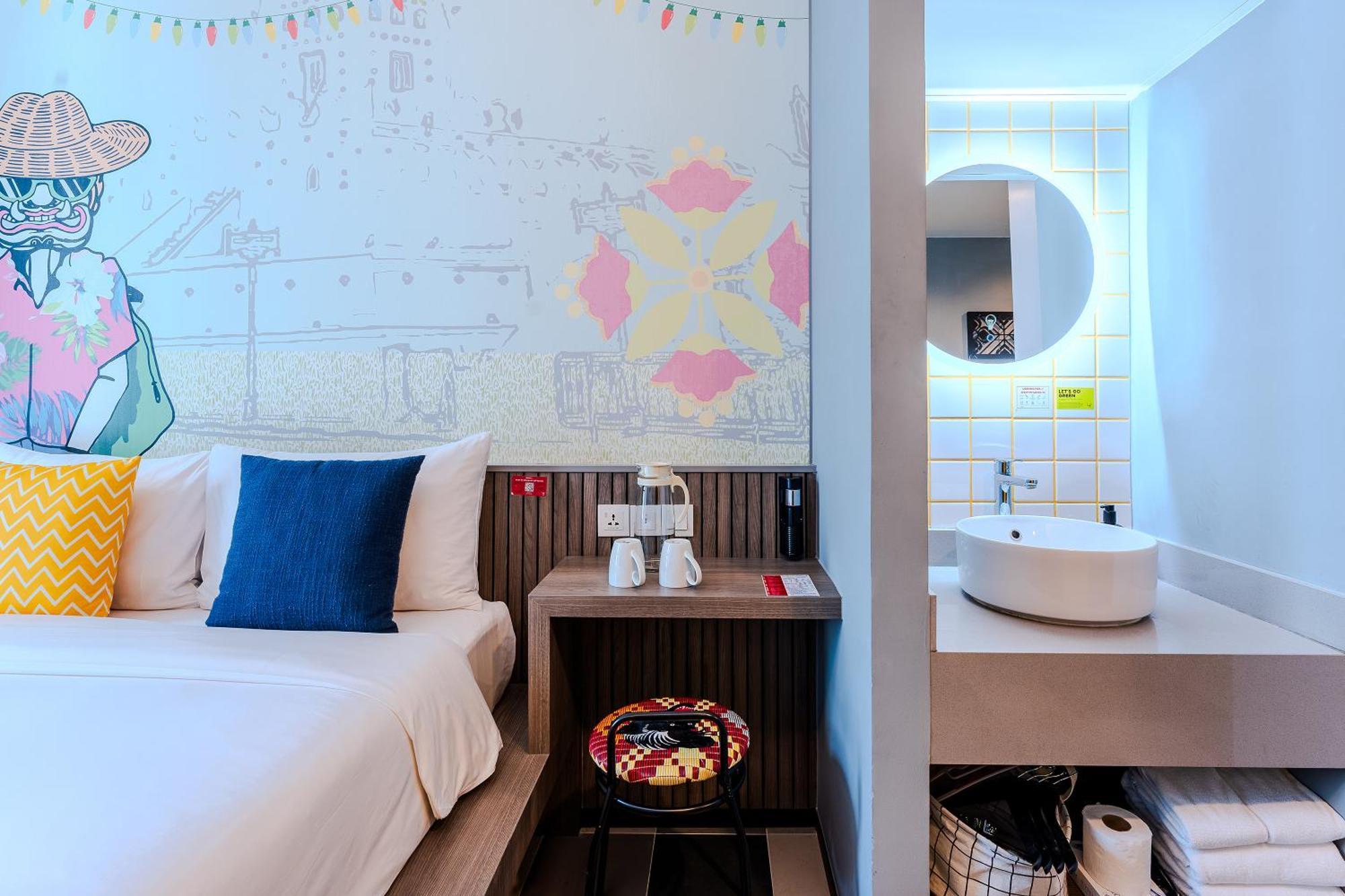 Lyf Sukhumvit 8 Bangkok Hotell Exteriör bild